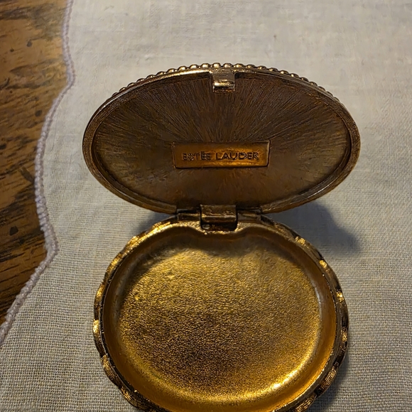 Beautiful Vintage Estee Lauder Blue Cameo Solid Perfume Compact. - Picture 8 of 8
